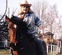 english_cowgirl_29.jpg (19871 bytes)